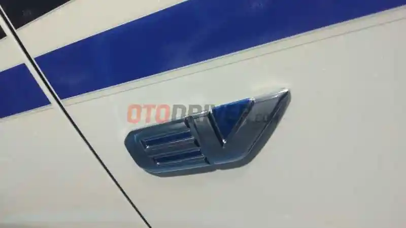 Foto - Toyota Kijang Innova EV, Sebuah Wahana Studi Khusus Indonesia