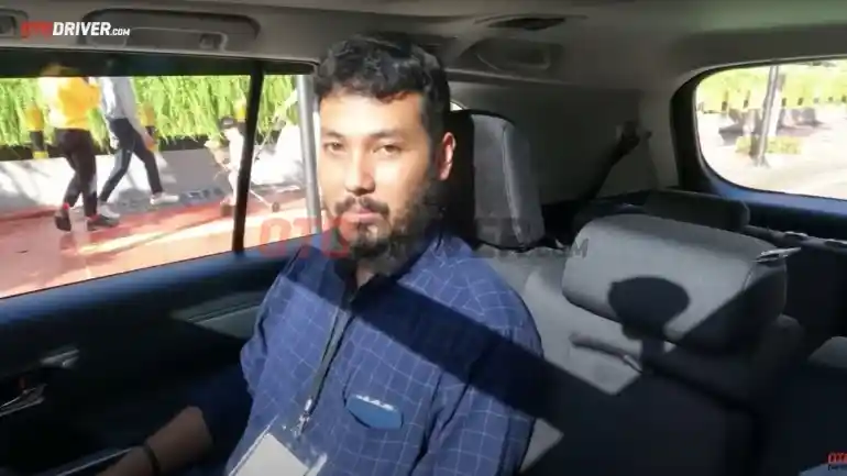 Foto - Duduk Di Baris Kedua dan Ketiga Toyota Kijang Innova Zenix, Ini Opini Kami