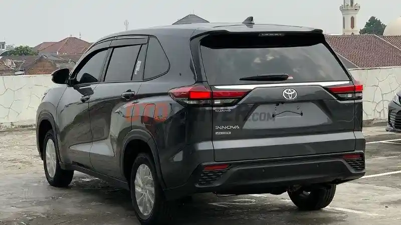 Foto - Innova Zenix Tipe Terendah Angsurannya Mulai Rp 9 Juta