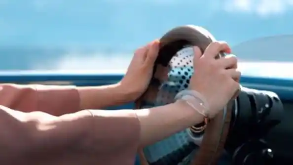 Foto - Mau Foto-foto Tapi Sedang Mengemudi? Mobil Honda Ambil Alih Kemudinya