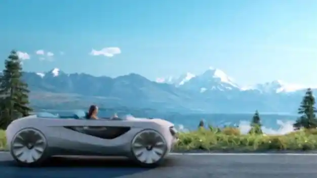 Foto - Mau Foto-foto Tapi Sedang Mengemudi? Mobil Honda Ambil Alih Kemudinya