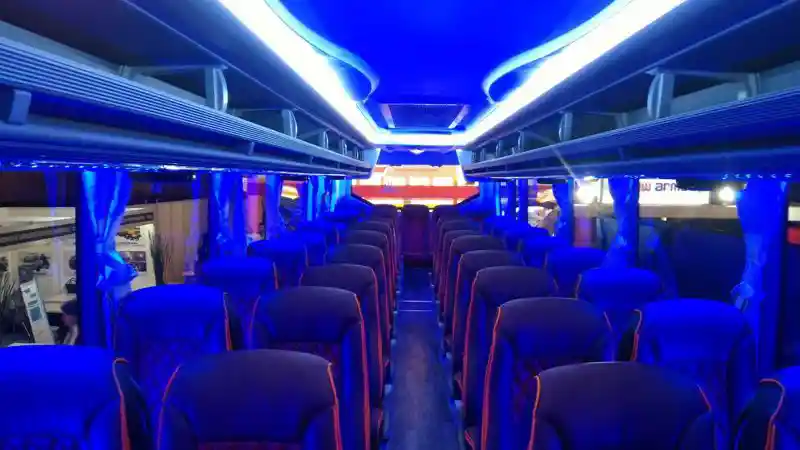 Foto - Demam Lampu LED di Bus