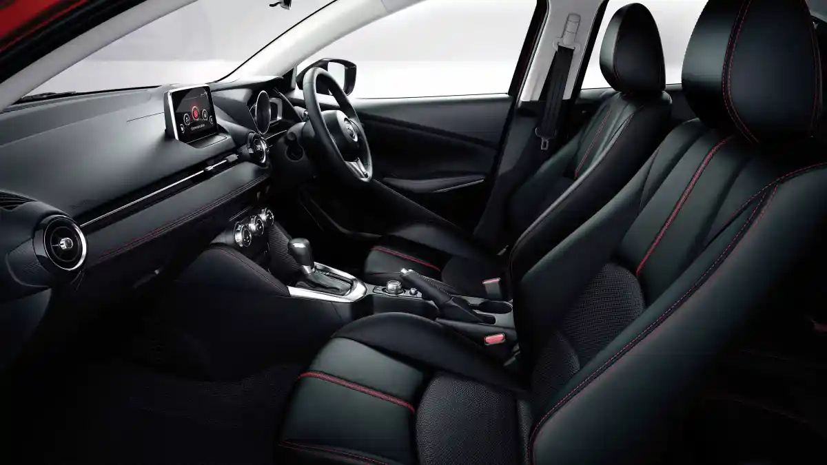 Foto - Dua Mobil Limited Edition Mazda Hadir Di GIIAS 2015