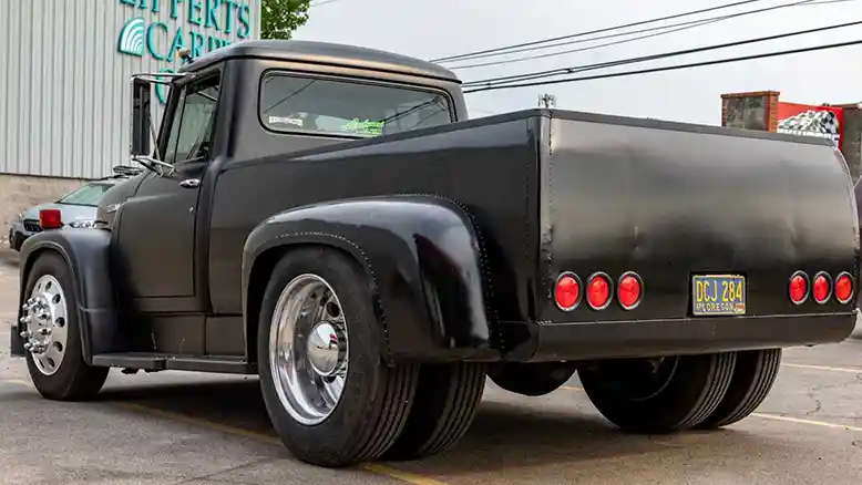 Foto - Pensiun Mobil Dinas Kereta Api, Kini Dimodifikasi