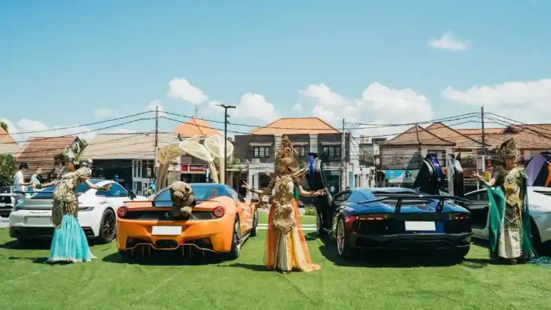 Foto - Komunitas Supercar Ini Lakukan Aksi Mulia Terhadap Hewan Bali