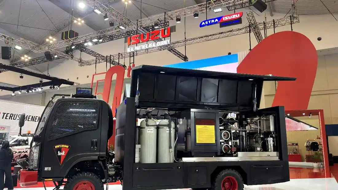 Truk - GIIAS 2024: Kolaborasi Isuzu-Brimob Hadirkan Inovasi Kendaraan Water Treatment