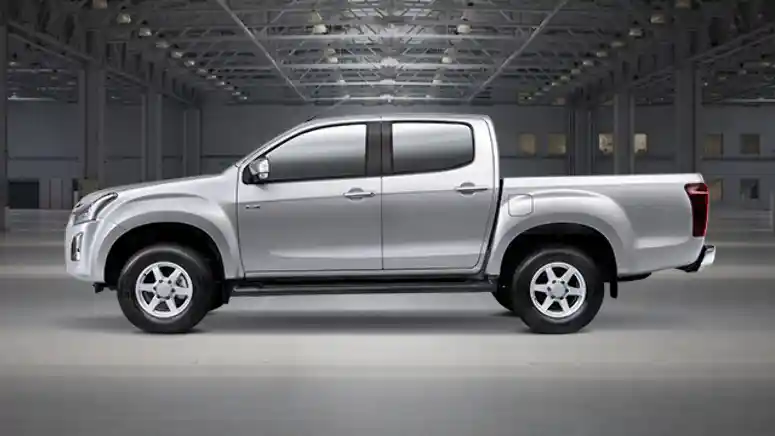 Foto - Komparasi Isuzu D-Max Rodeo VGT AT VS Chevrolet Colorado High Country AT