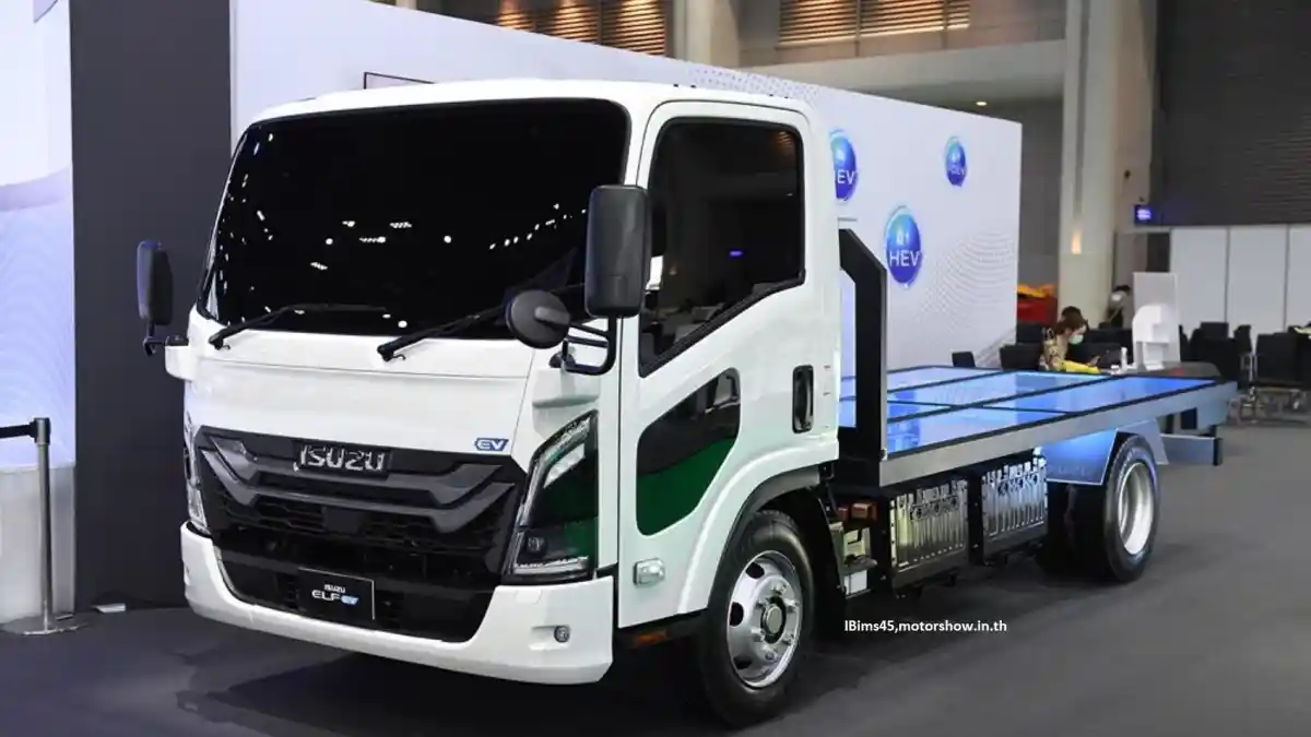 Berita - GIIAS 2024: Isuzu Boyong Elf Dan D-Max Listrik 