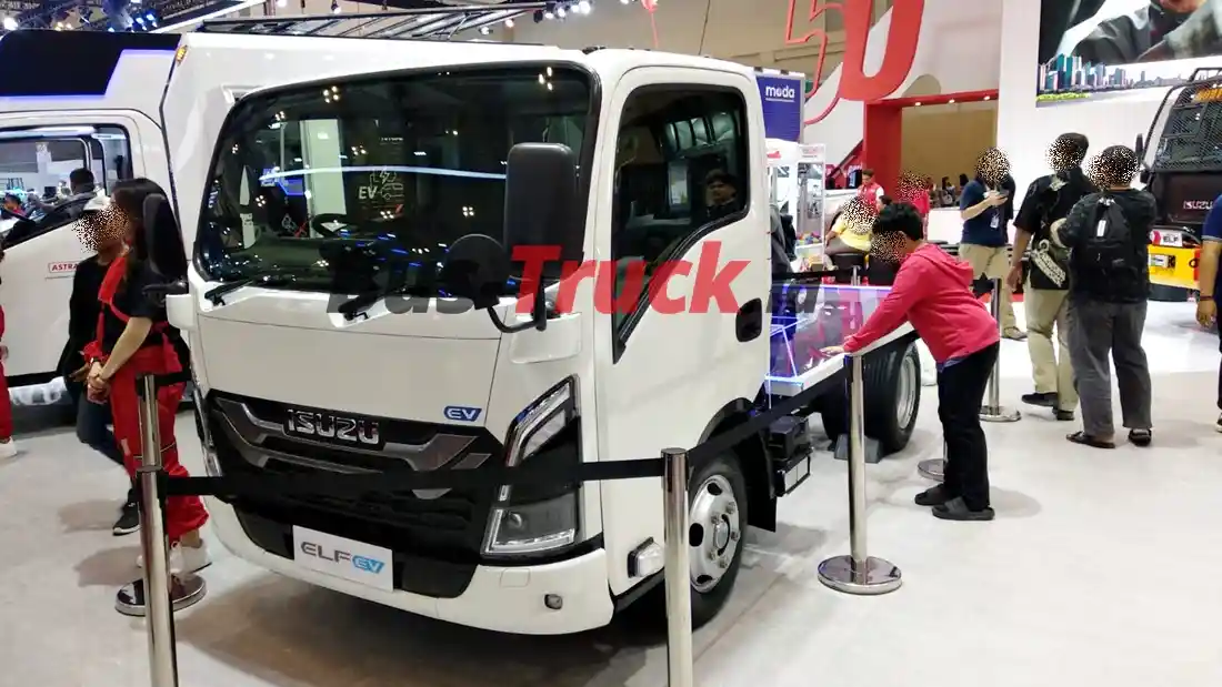 Foto - Isuzu Di Indonesia Sudah 50 Tahun