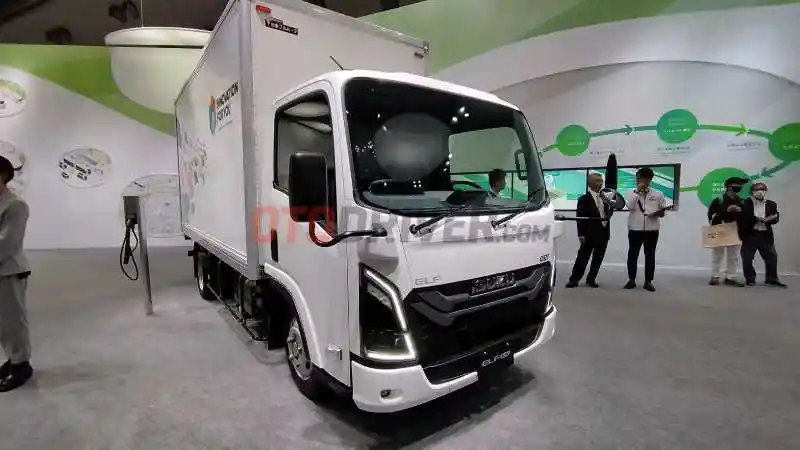 Foto - Melihat Lebih Dekat Komitmen Isuzu Untuk Masa Depan di JMS 2023