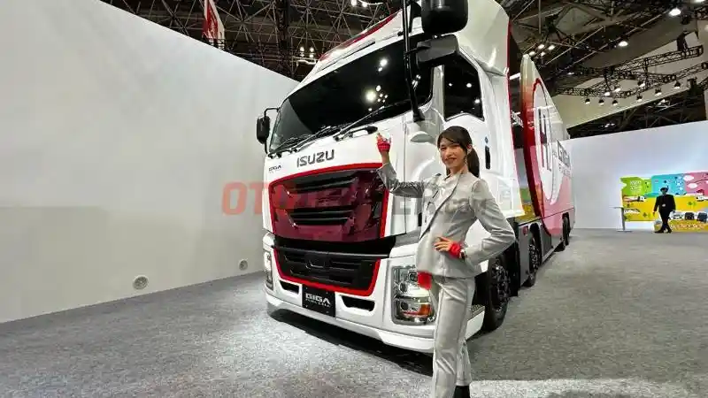 Foto - Melihat Lebih Dekat Komitmen Isuzu Untuk Masa Depan di JMS 2023