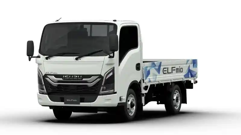 Foto - Isuzu Hadirkan Beragam Truk Ramah Lingkungan Di JMS 2023