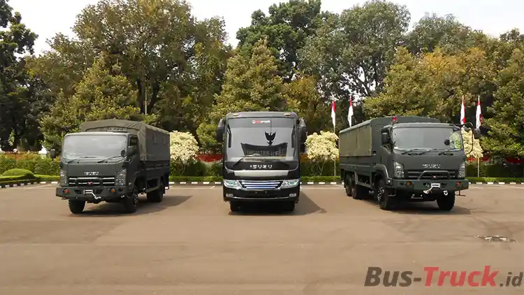 Berita - ISUZU : Berikan Bantuan Tiga Kendaraan Pendukung Untuk Kementrian Pertahanan