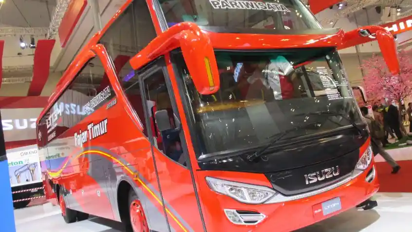 Bus - Nostalgia Bus Di Ajang GIIAS 2017 (II), Bertabur Produk Langka