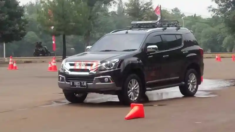 Berita - Garansi Mesin Isuzu Tak Akan Gugur Jika 'Tenggak' Solar B20