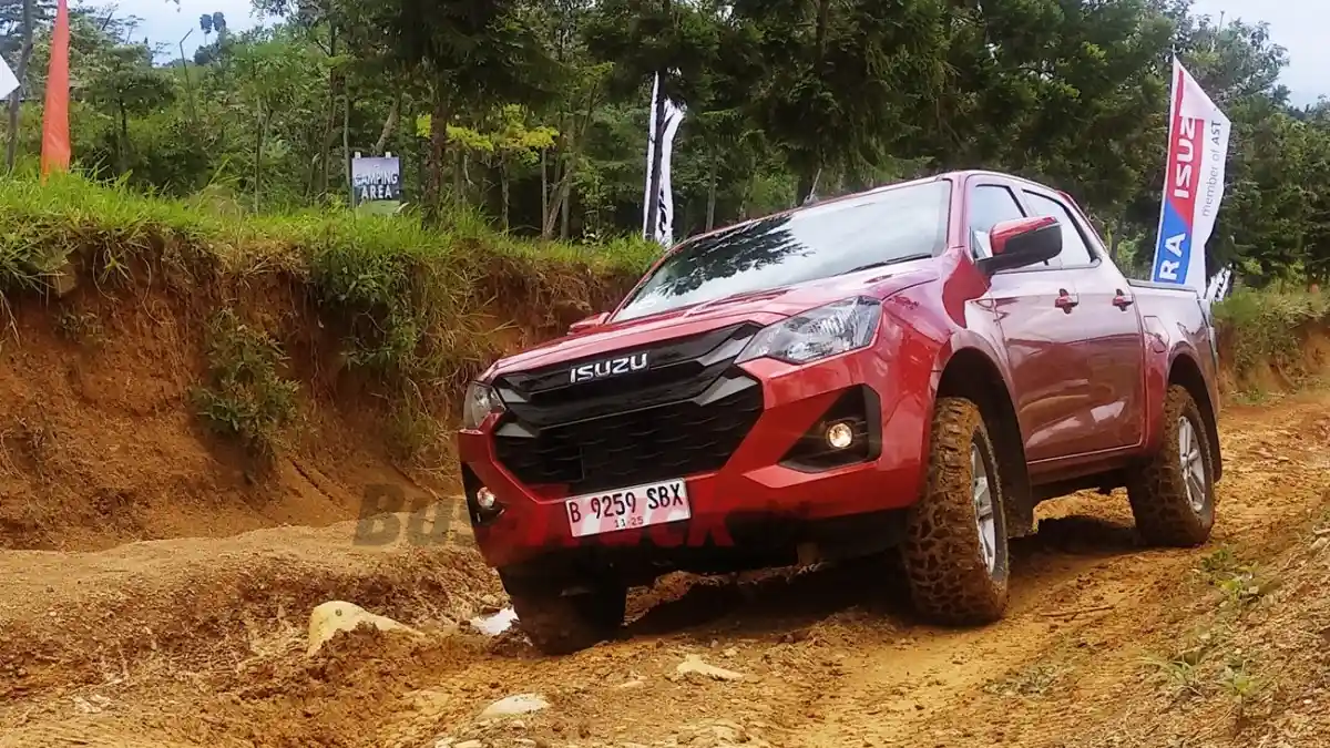 Foto - Isuzu Perluas Jangkauan Timur Indonesia, Kini Masuk Ke Sulawesi Tenggara
