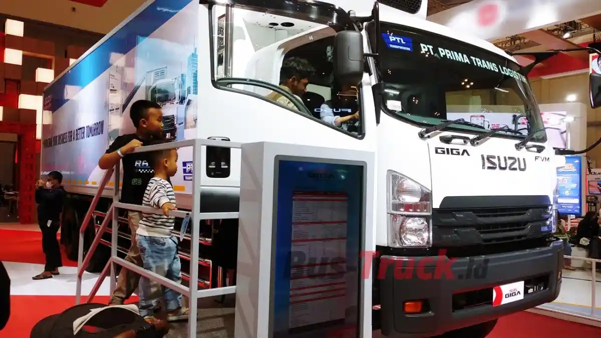 Foto - Selama GIIAS 2025 Isuzu Mampu Raih 969 SPK
