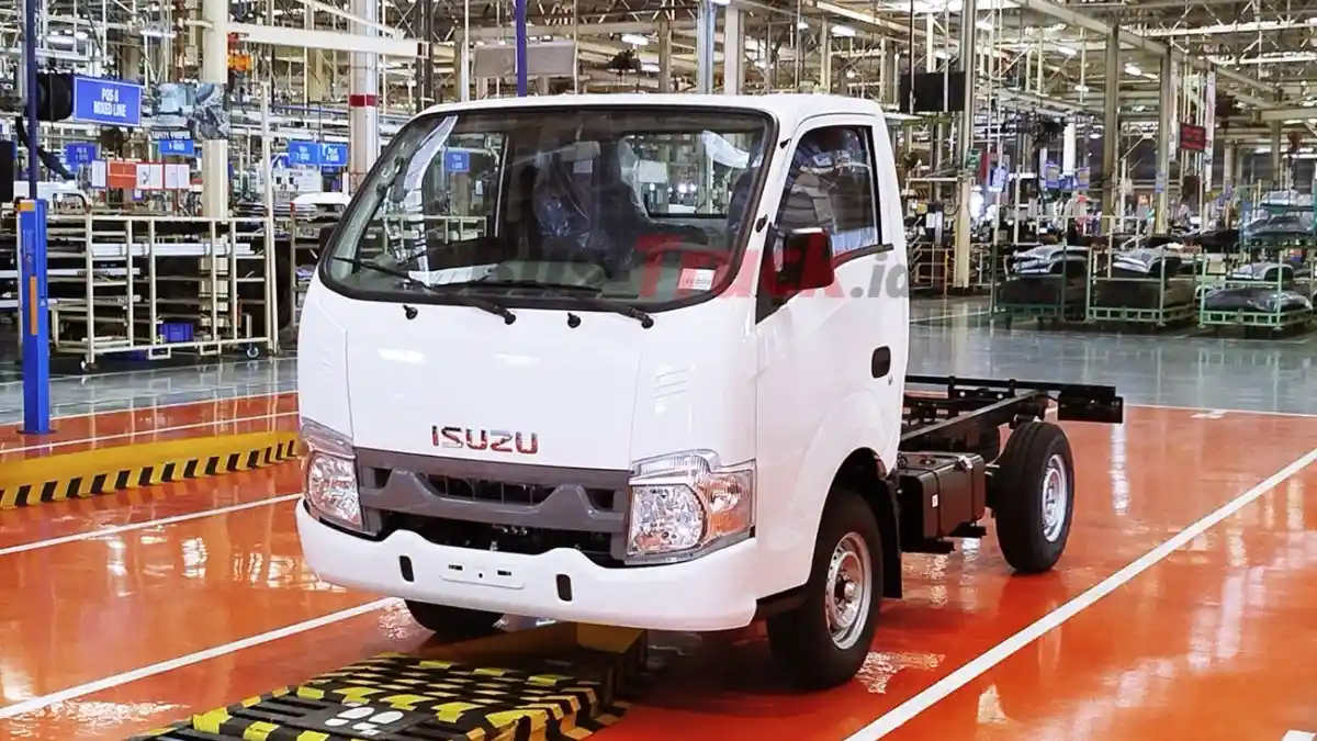 Foto - Isuzu Krawang Plant Sudah Produksi 300.000 Unit Sejak 2015