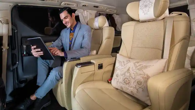 Foto - Innova dan Alphard Batik Edisi Khusus Sudah Bisa Dipesan, Segini Harganya