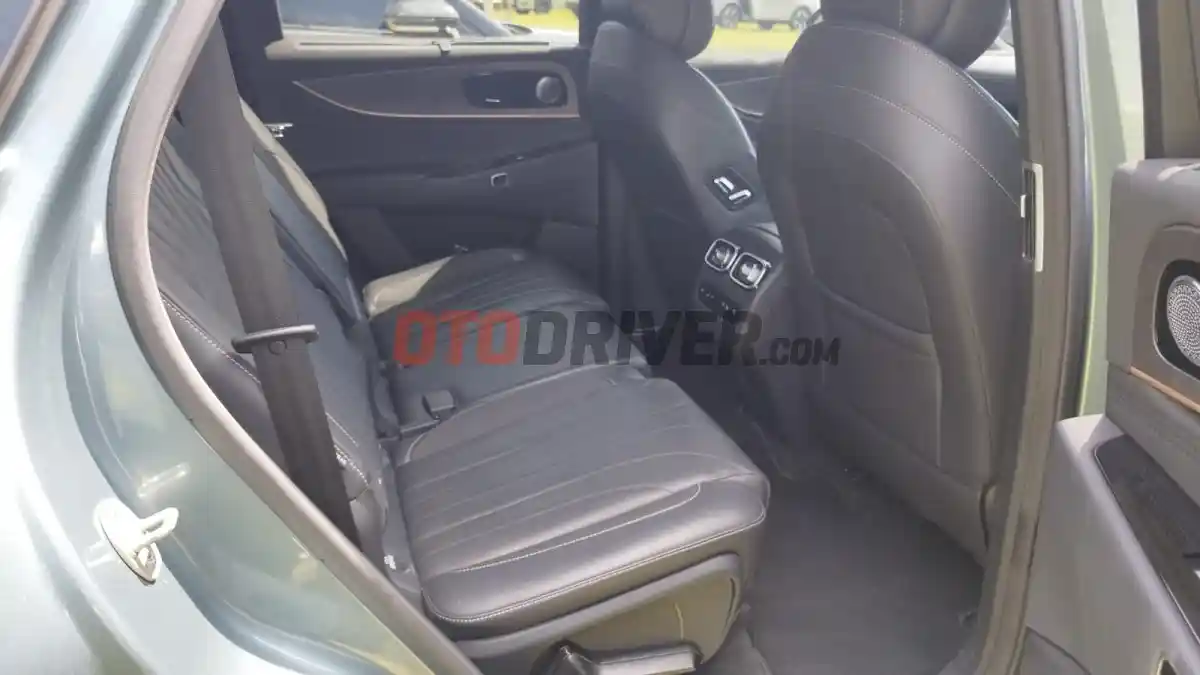 Foto - Jaecoo J8 SHS-P ARDIS, Mobil Bertenaga 530 Hp Yang Hanya Butuh Biaya Operasional Rp 20 ribu Perhari