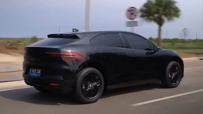 Foto - Holiday In Style 2023 Jaguar I-Pace : Mengencani SUV EV Rp 3,3 Miliar Selama 2 Minggu, Ini Plus-Minusnya 