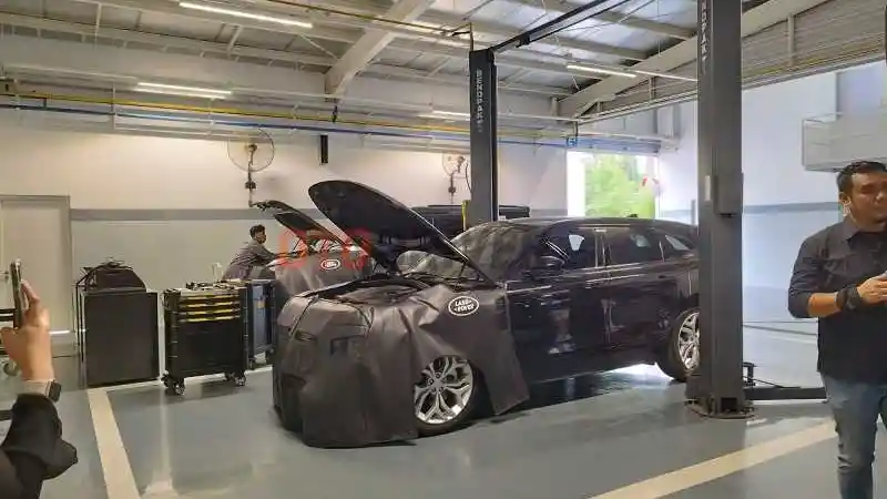 Foto - Jaguar Land Rover Hadirkan Showroom Mewah dan Modern di Jakarta