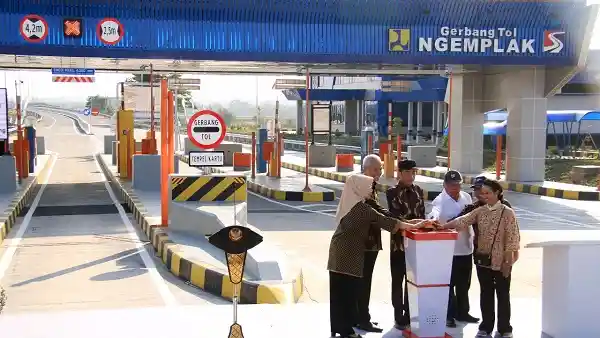 Berita - Jalan Tol Solo - Ngawi Segmen Terbaru Akhirnya Resmi Beroperasi