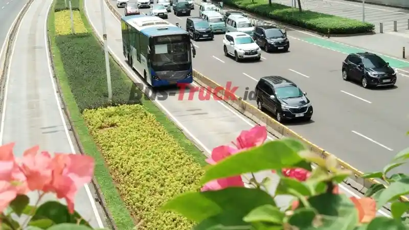 Foto - Catat, Transjakarta Beroperasi 24 Jam saat Malam Pergantian Tahun