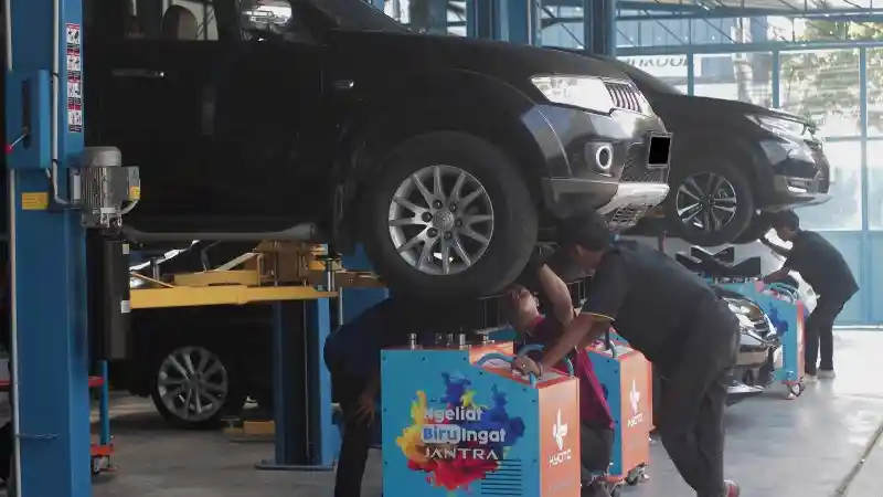 Foto - Reparasi Kaki-Kaki Mobil Anda DI Bengkel Ini, Bergaransi Hingga 2 Tahun