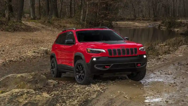Berita - Belasan Ribu Unit Jeep Cherokee Baru Harus Direcall Karena Masalah Ini