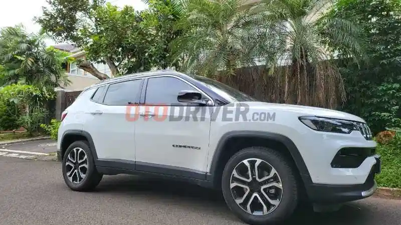 Foto - FIRST DRIVE: Jeep Compass Limited 2021