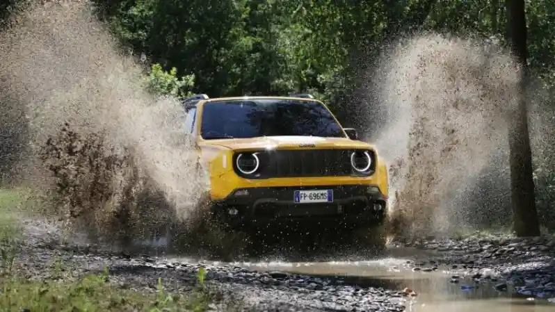 Foto - Jeep Persiapkan SUV Compact Mirip Dengan Suzuki Jimny, Ini Bocorannya