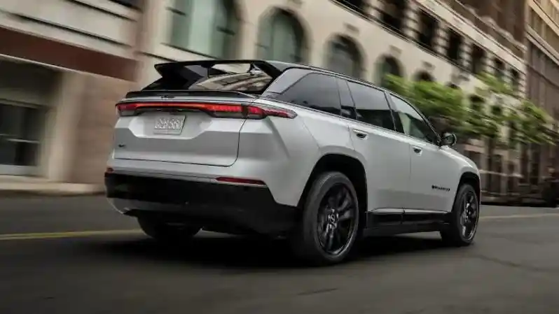 Foto - Jeep Siap Jual SUV Listrik Perdananya, Memiliki Jarak Tempuh Nyaris 500 KM