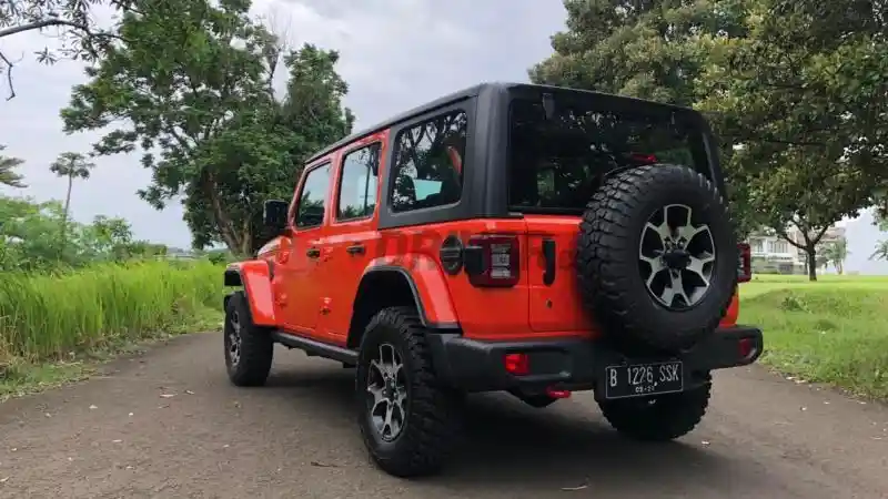 Foto - GALERI: Jeep Wrangler JL (21 FOTO)