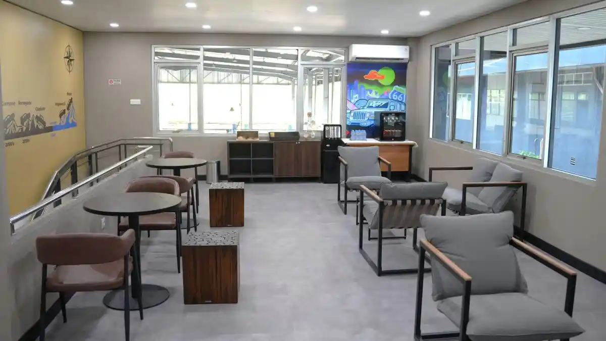 Foto - Jeep Lounge Diresmikan Di Stellantis Brand House PIK, Dealer Premium Di Tempat Strategis
