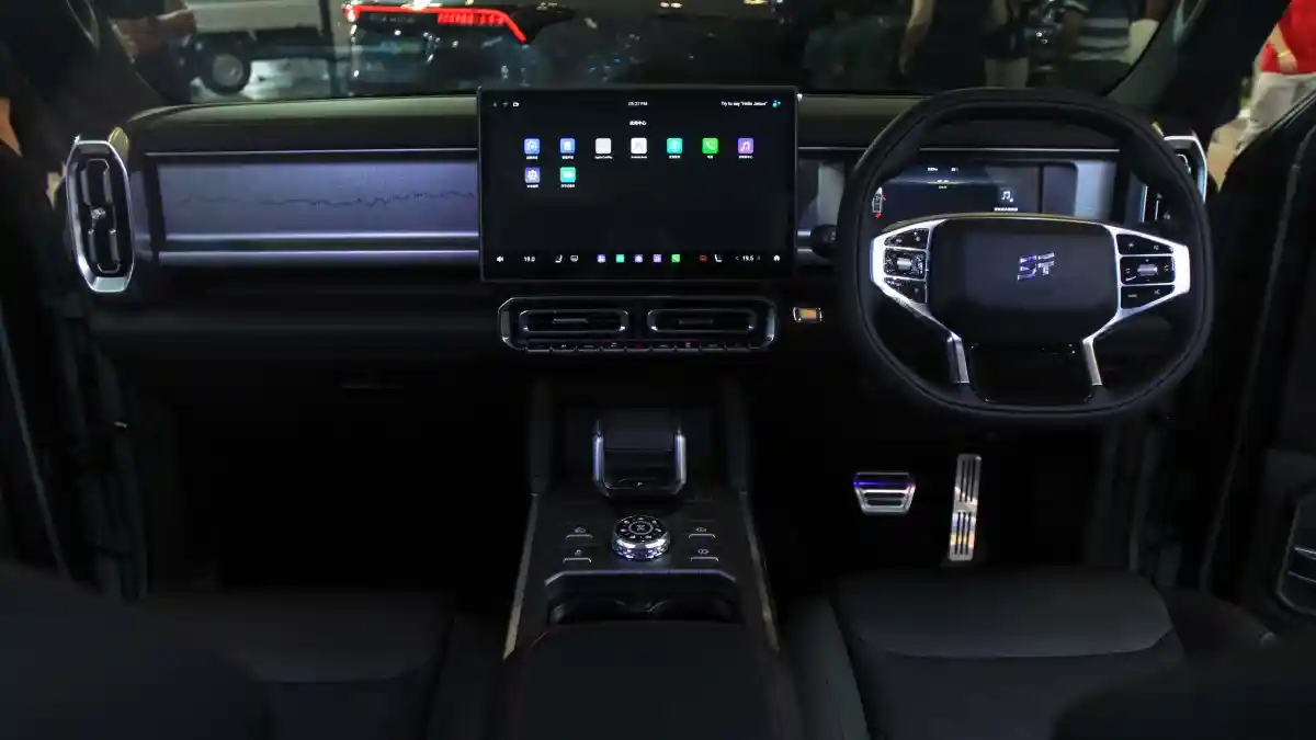 Foto - Jetour T2 Jadi Mobil Paling Banyak Dijajal Pengunjung GJAW 2025