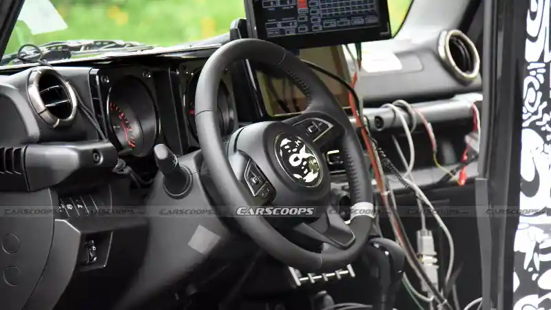 Foto - Suzuki Jimny 5 Pintu Handalkan Mesin Turbo Plus Mild Hybrid
