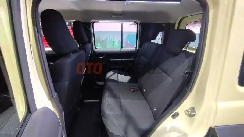 Foto - Suzuki Jimny 5-Door, Tak Sekedar Nambah Panjang