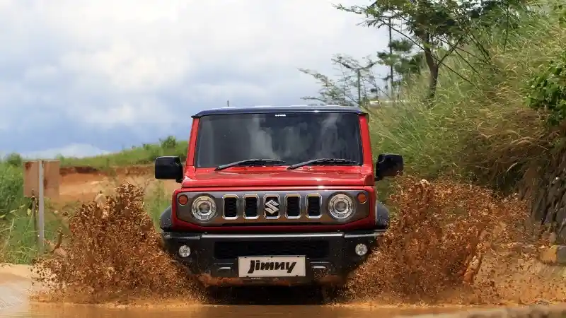 Foto - Suzuki Jimny 5-door: Seberapa Layak Ditunggu?
