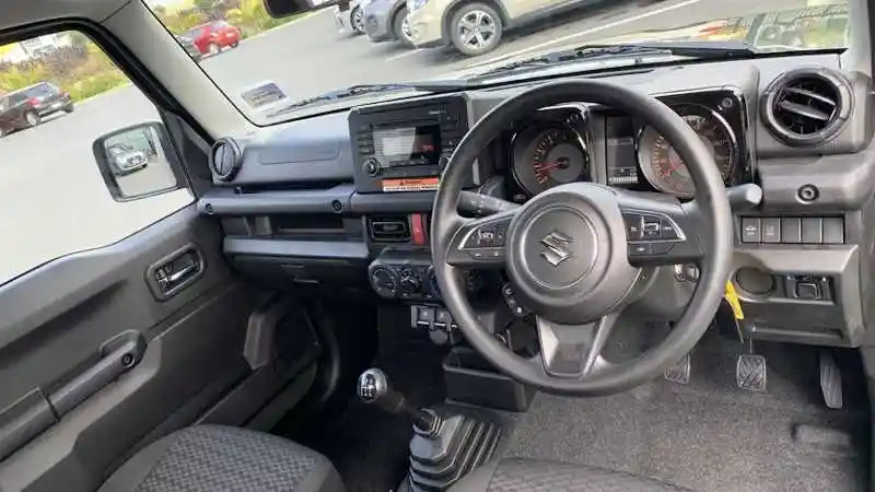 Foto - Suzuki Jimny Versi Pikap Rp 343 juta di Selandia Baru