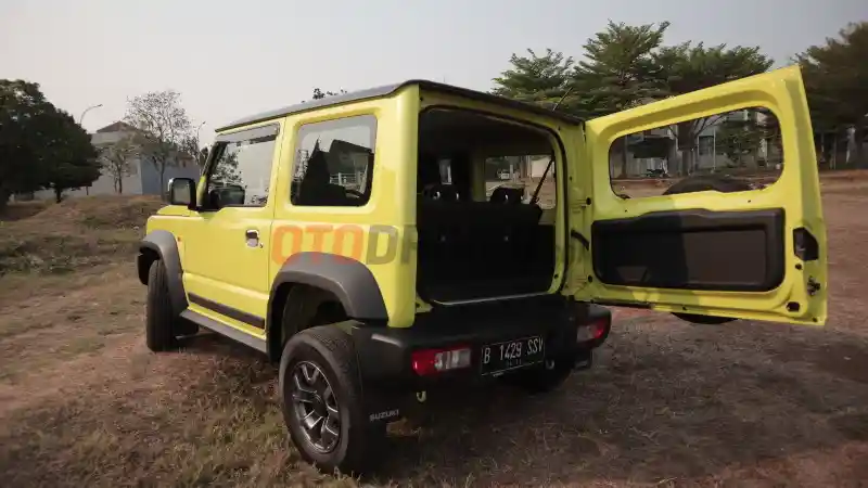 Foto - Lama Inden Suzuki Jimny di Indonesia Makin Tak Masuk Akal