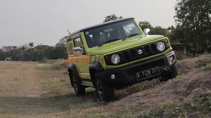 Foto - Inden Suzuki Jimny Sekarang Hanya Dua Bulan. Harga Tetap Ala Mafia 
