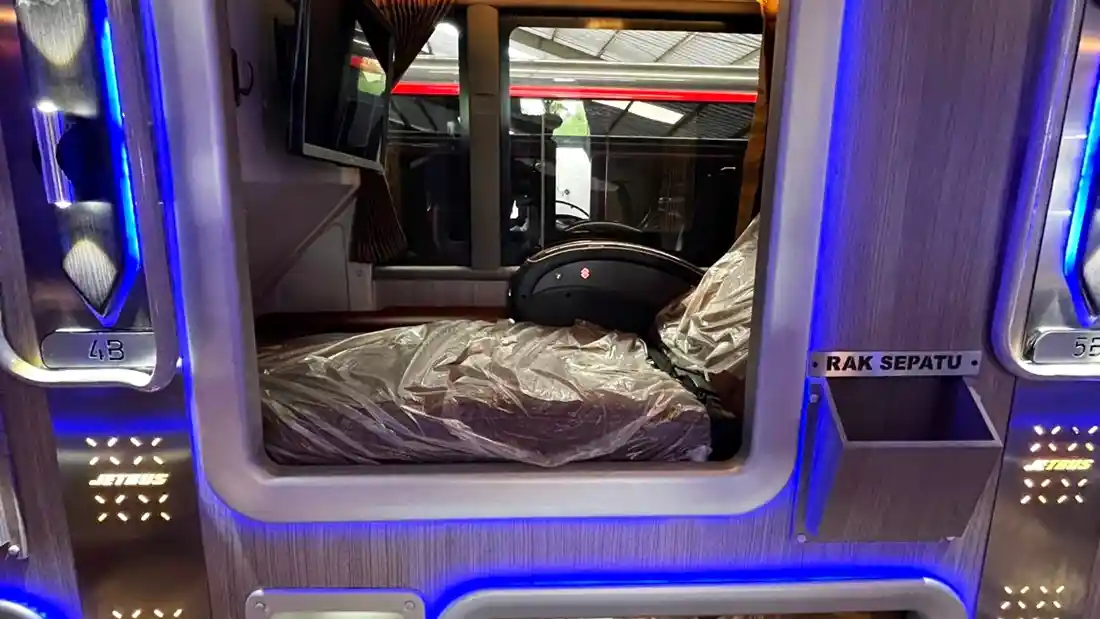 Foto - Double Decker Full Sleeper Juragan 99 Trans, Pertama Di Indonesia