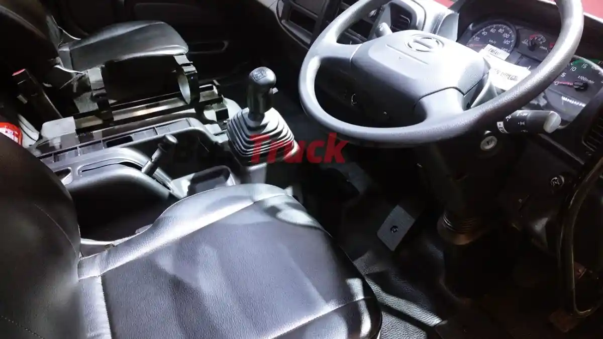 Foto - Tiga Pengemudi Angkutan Umum Terbaik Akan Mendapatkan Hadiah Dari Gubernur