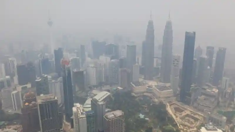 Tips - 4 Tips Mengemudi Dalam Kondisi Kabut Asap