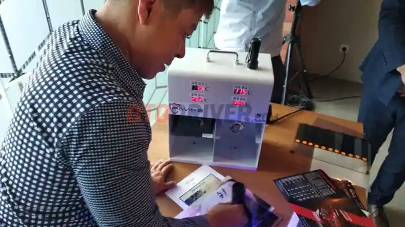 Foto - Perang Kaca Film di GIIAS 2019: Merek Baru Berani Pasang Harga Murah dan Garansi Super Lama