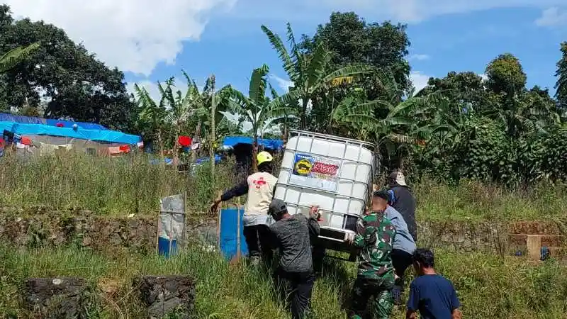 Foto - Kagama 4x4 Adventure Galang dan Serahkan Bantuan Untuk Gempa Cianjur 