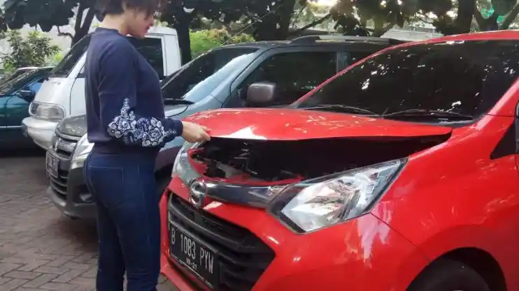 Tips - Ini Alasan Kenapa Menutup Kap Mesin Harus "Dibanting"