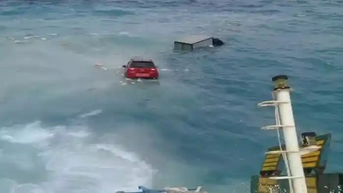 Foto - Mobil Tenggelam Karena Tragedi KM Lestari Maju Masih Bisa Diklaim ke Asuransi?