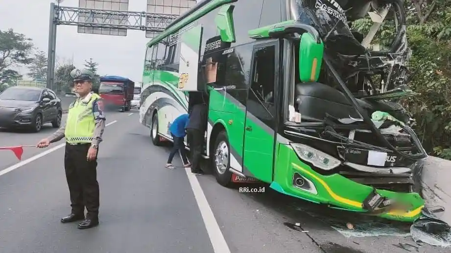 Foto - Jangan Lengah Saat Menyewa Bus Pariwisata Di Musim Liburan